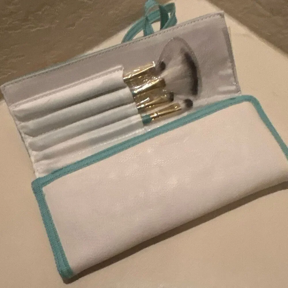 Carmindy & Co Make Up Brush Set White Teal Blue Roll Up Travel Storage Pouch New